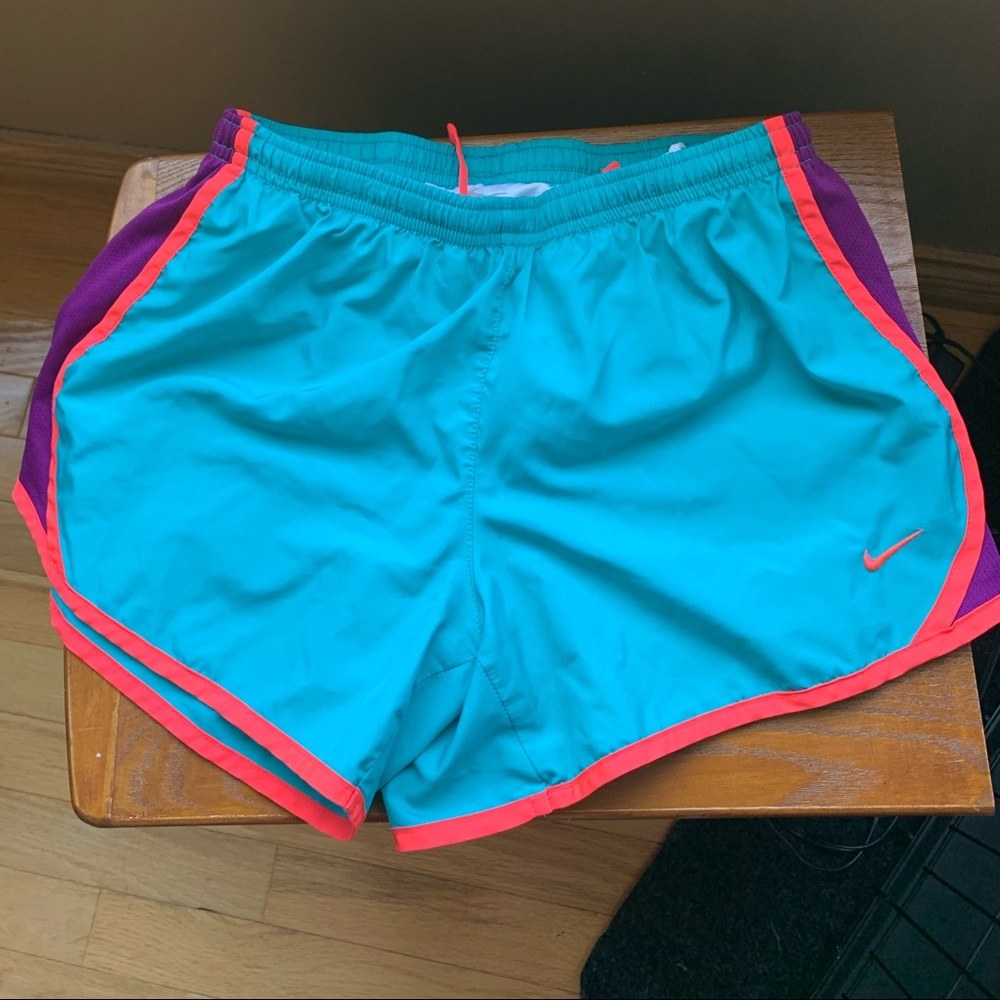 Nike youth large running shorts
